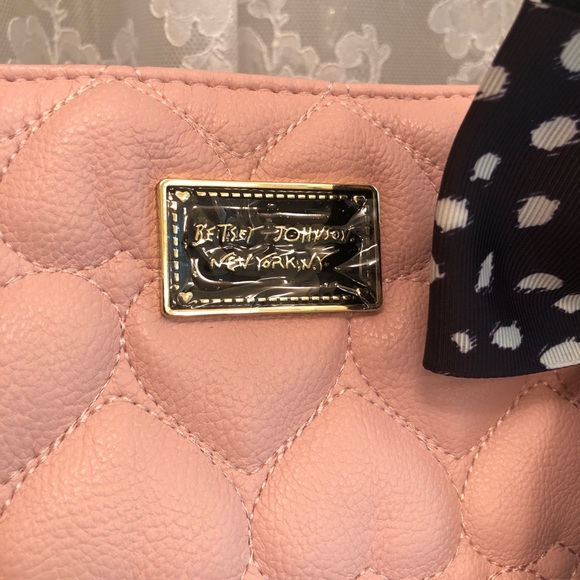 BETSEY JOHNSON *NWOT Quilted Pink/Black Tote Purse - Picture 3 of 9